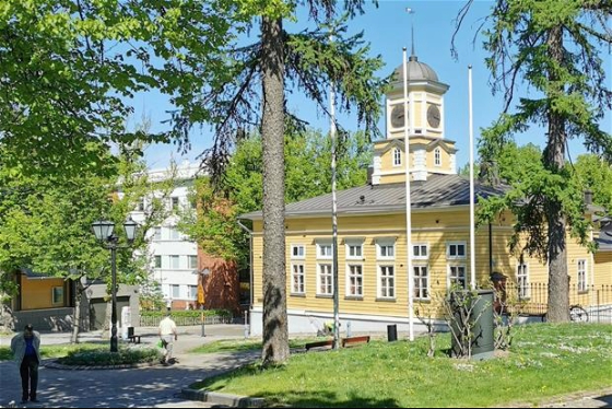 Raatihuone kesä 2020.jpg